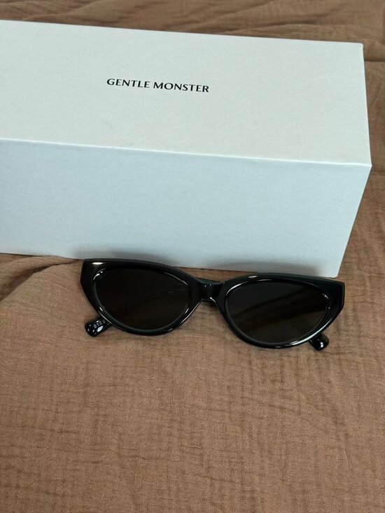 Maison Margiela x Gentle Monster MM108 Sunglasses Black Cat Eye Oval Unisex main image 4